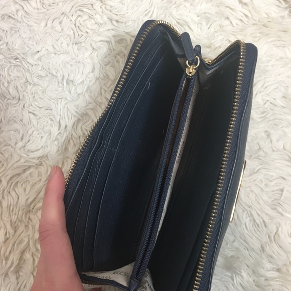 MICHAEL Michael Kors Navy leather purse and wallet - Picture 15 of 16